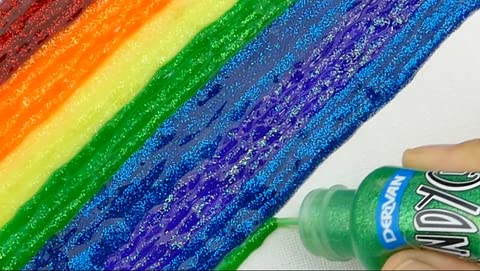 Gently Used [DERIVAN GLITTER GLUE KINDY GLITZ GREEN] – Value Deal , Fully Functional , Tested & Working .